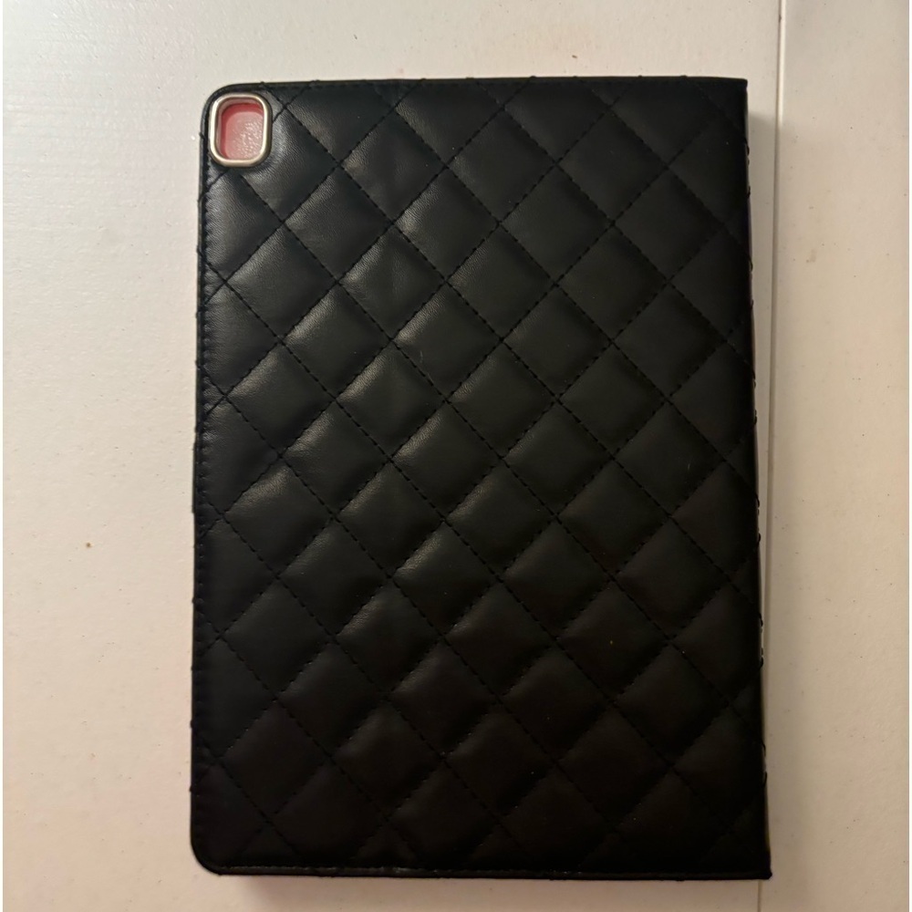 iPad Case 10” Black Pink Studded With Crown - Picture 3 of 5